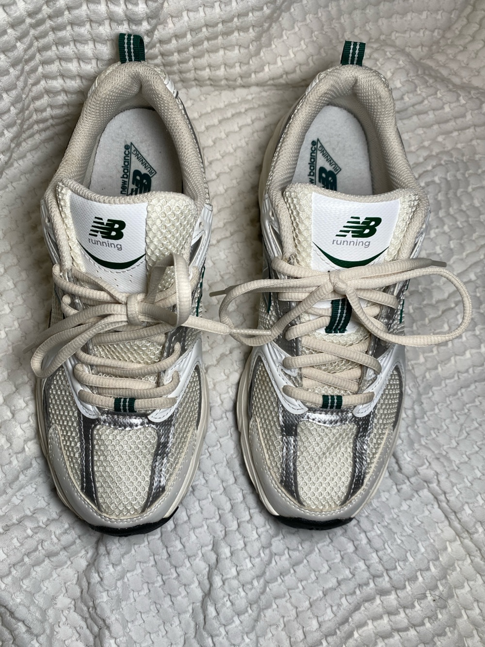 New Balance 530 Sea Salt and Green Marsh - Picture 4 of 7
